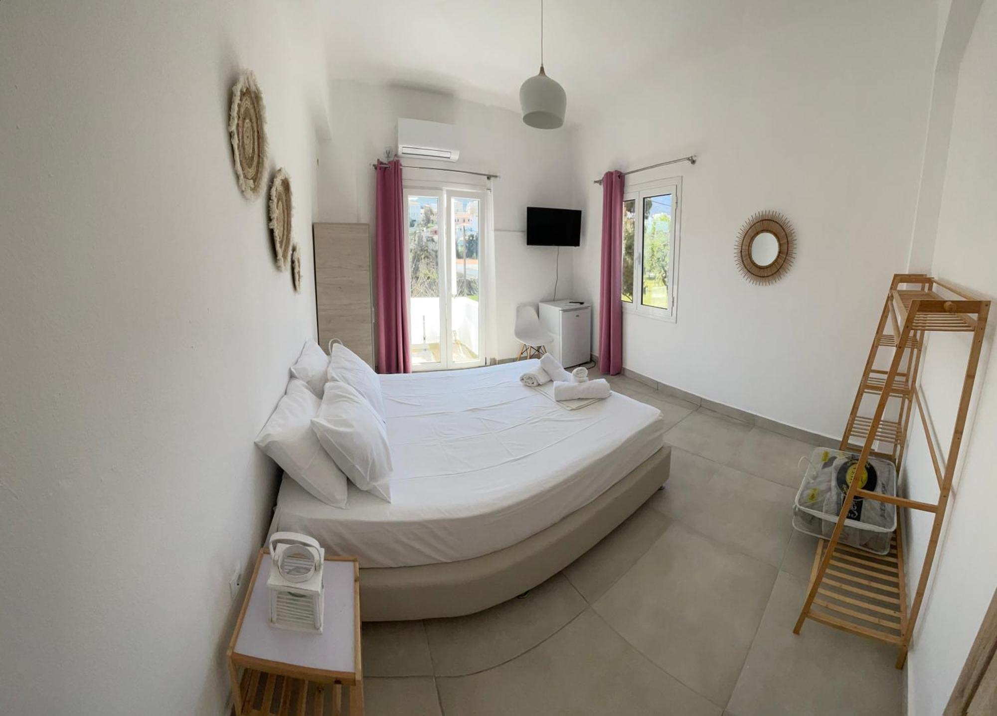 Iokasti Studios Andros Town Luaran gambar