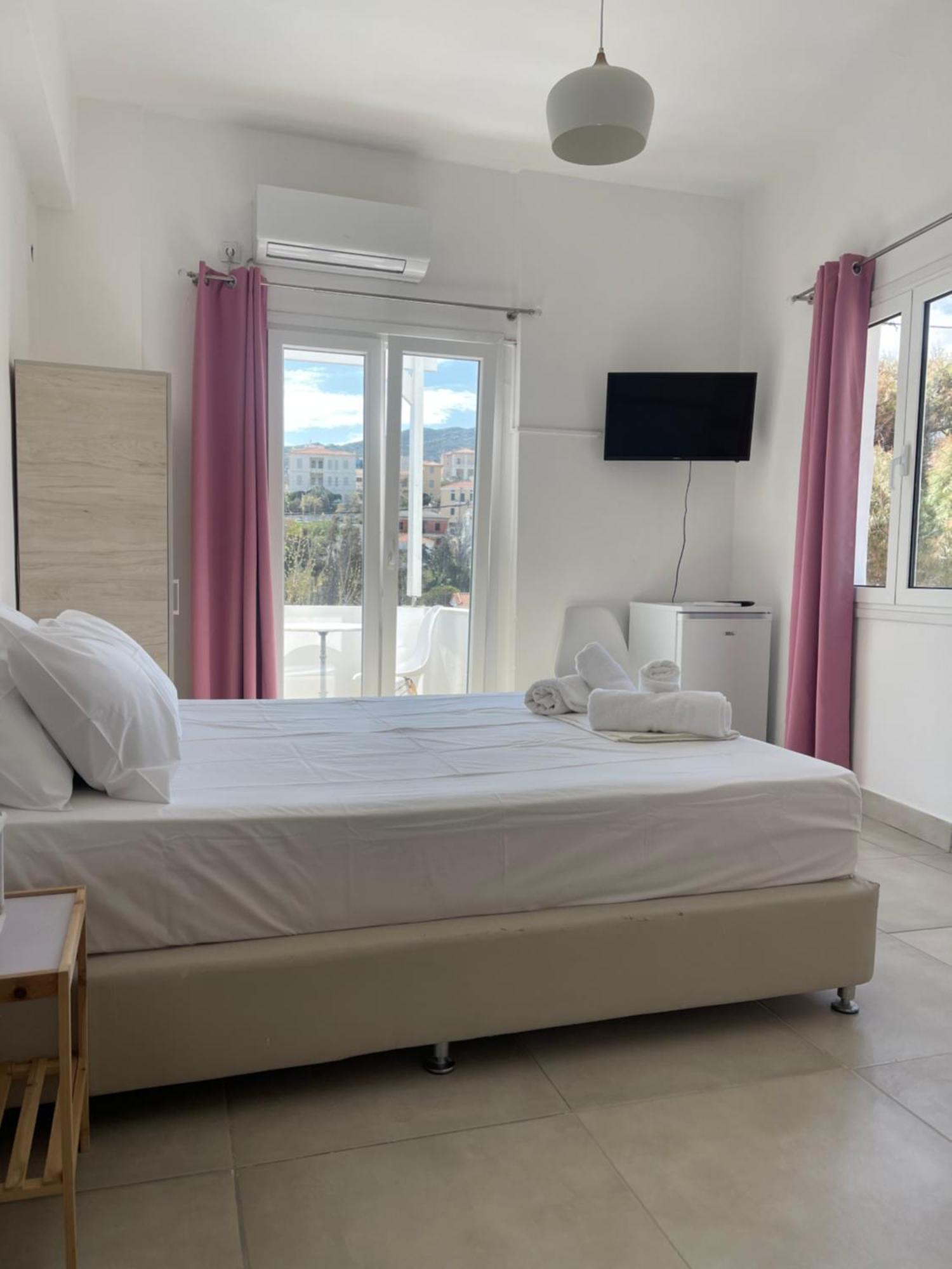 Iokasti Studios Andros Town Luaran gambar