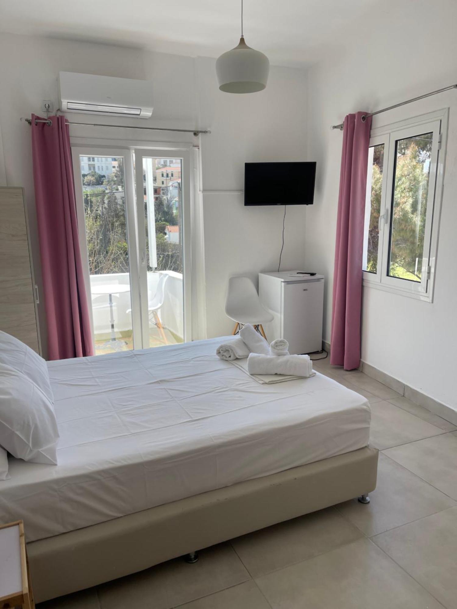Iokasti Studios Andros Town Luaran gambar